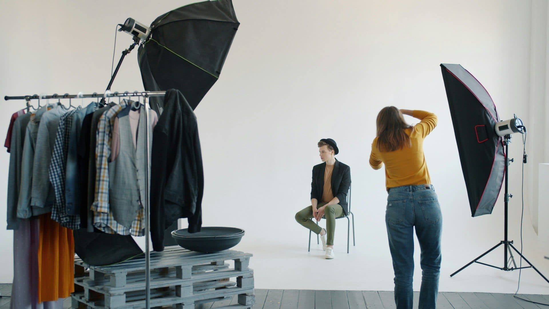Fashion Lookbook Shoots at Someone’s Studio: Models, Styling and Setup in One Place